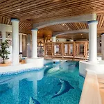 Private With Indoor Pool فيلة *