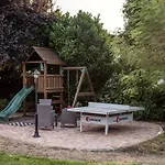 Private With Indoor Pool فيلة بودابست