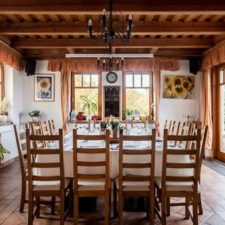 Villa Private With Indoor Pool Boedapest