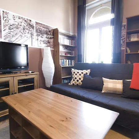 Private With Indoor Pool بودابست